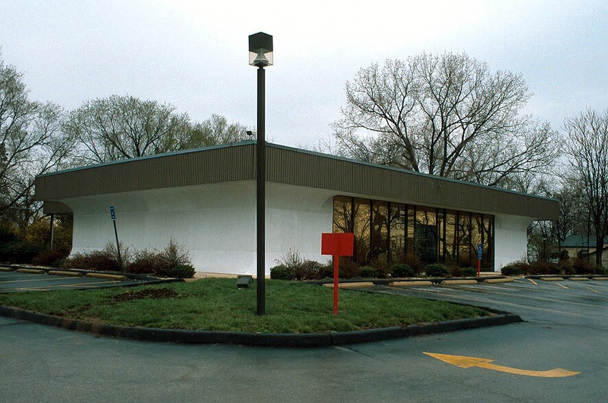 6944 N Hanley Rd, Hazelwood, MO à vendre - Autre - Image 2 de 4