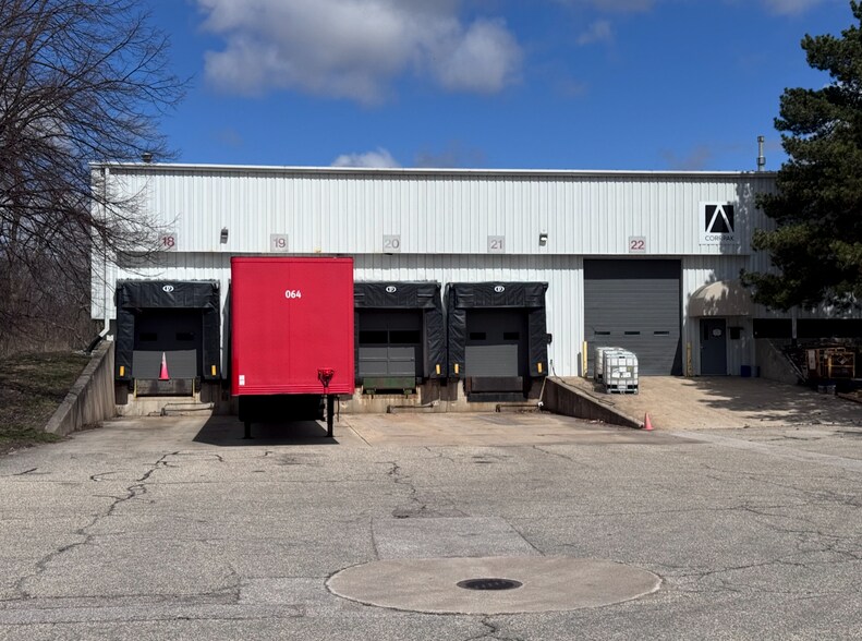 10845 Chicago Dr, Zeeland, MI à vendre - Photo du bâtiment - Image 3 de 11