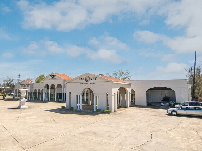 More details for 1905 W Airline Hwy, La Place, LA - Retail for Sale