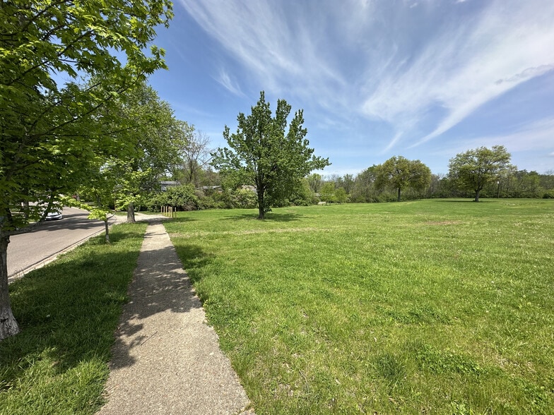 73 Junefield Ave, Cincinnati, OH for sale - Building Photo - Image 3 of 5