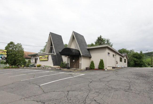 Plus de détails pour 360 Watertown Rd, Thomaston, CT - Commerce de détail à vendre