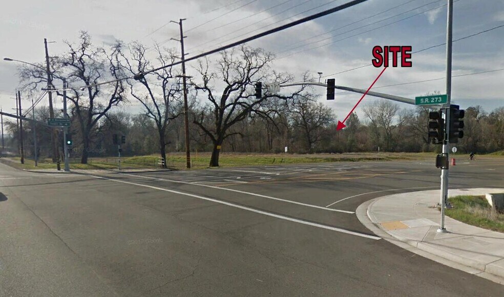 5950 Cedars, Redding, CA for sale - Building Photo - Image 2 of 5