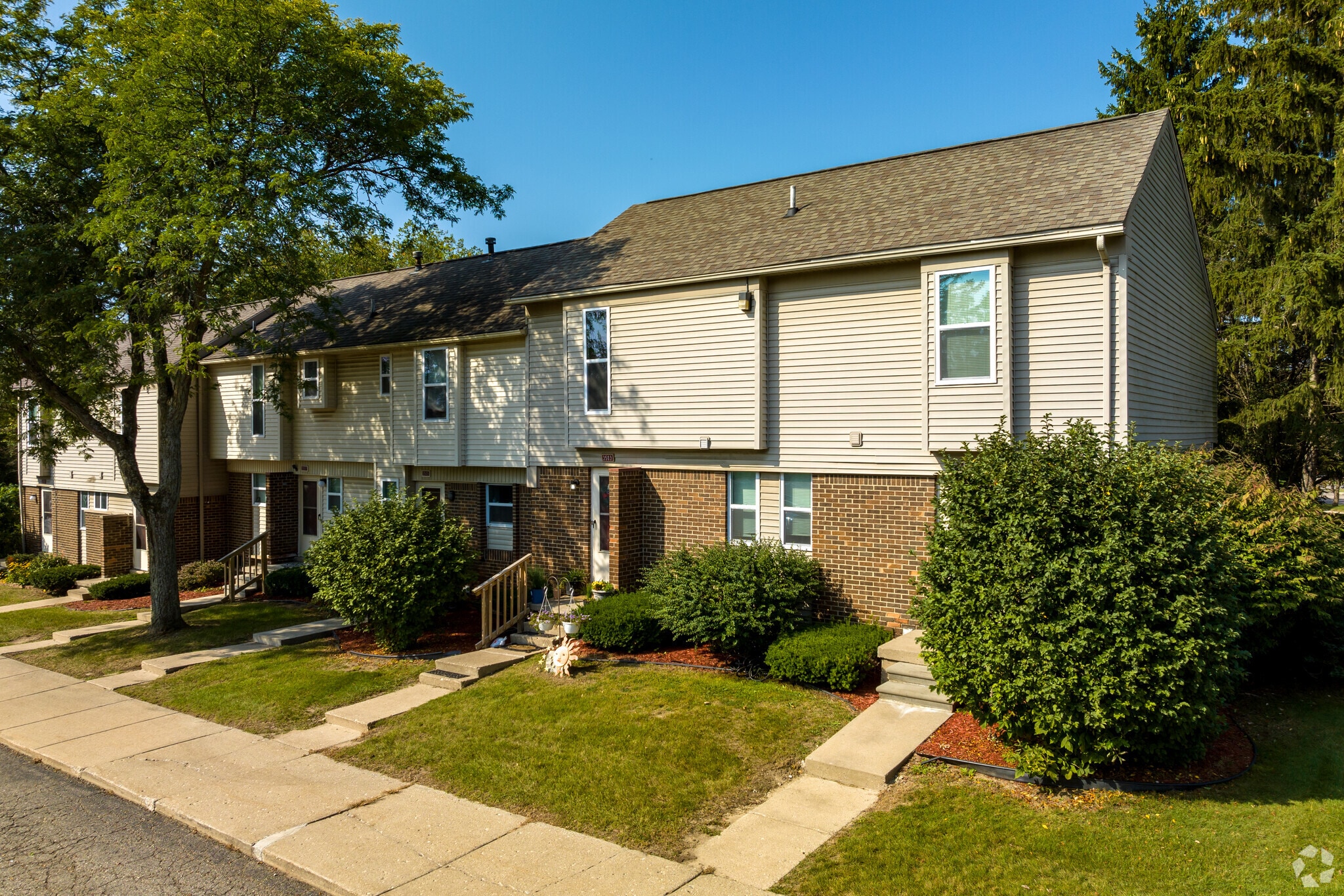5238 Dunn Hill Dr, Grand Blanc, MI for sale Primary Photo- Image 1 of 26