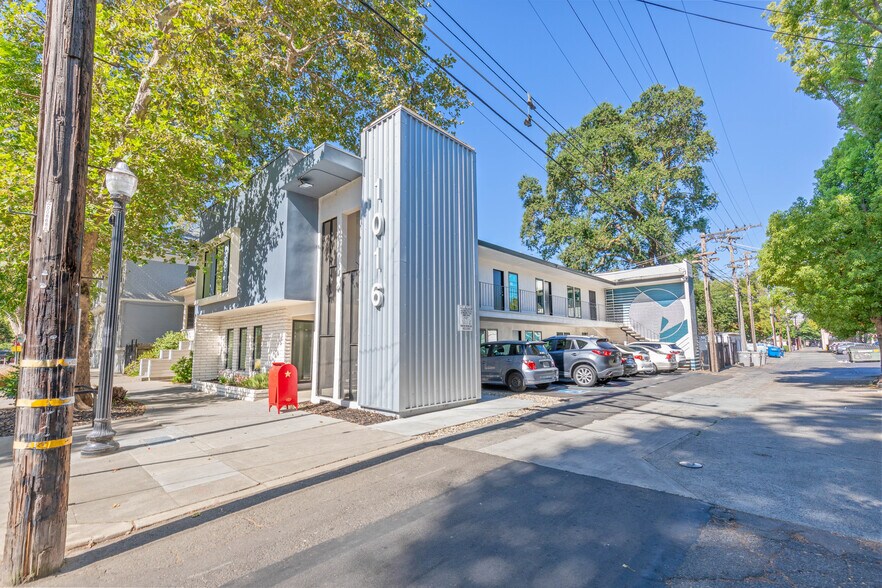 1016 23rd St, Sacramento, CA à vendre - Photo du bâtiment - Image 2 de 22