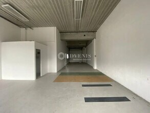 Flex in Saint-Denis for lease Interior Photo- Image 1 of 4