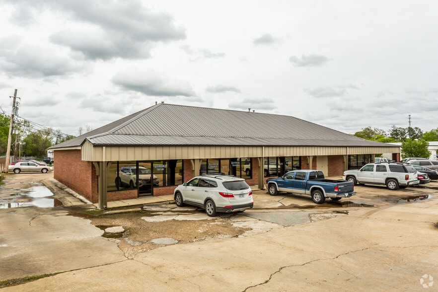 1040-1056 Cliff Gookin Blvd, Tupelo, MS à louer - Photo du bâtiment - Image 2 de 7