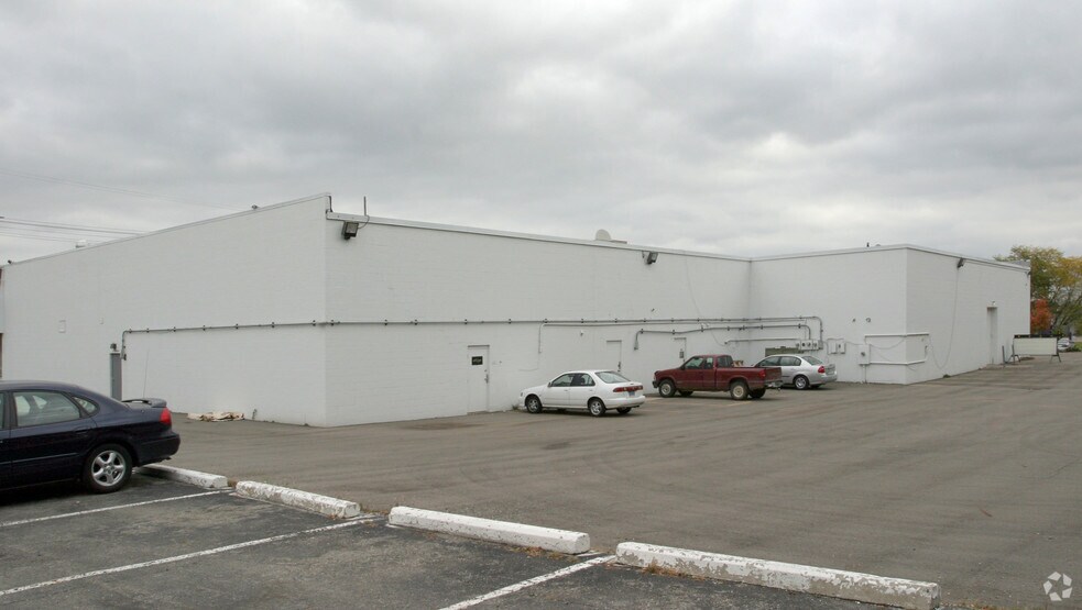 4359-4411 W Saginaw Hwy, Lansing, MI à louer - Photo du bâtiment - Image 2 de 10