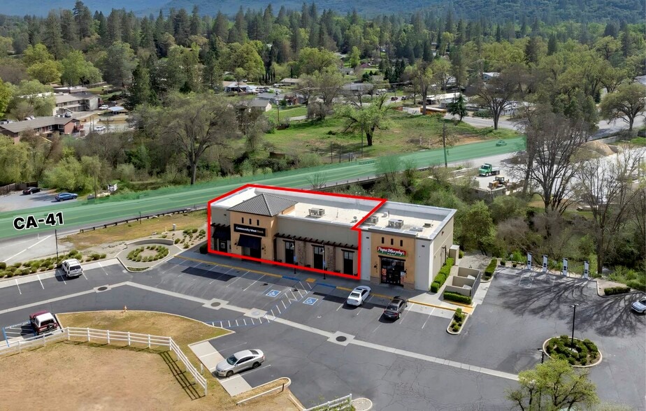 40004 Highway 41, Oakhurst, CA for lease - Building Photo - Image 1 of 3