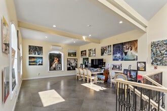 6270 Northern Blvd, East Norwich, NY for lease Interior Photo- Image 2 of 8