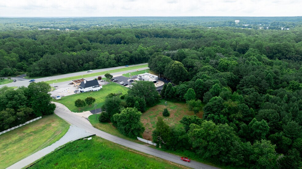 9131 Barhamsville Rd, Toano, VA à vendre - Photo du bâtiment - Image 3 de 11