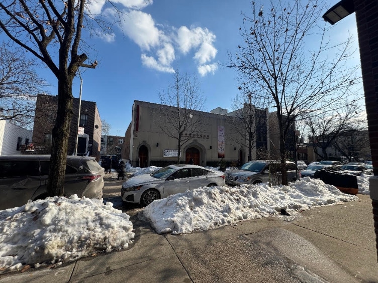 Religious Comunity School Daycare Office portefeuille de 2 propriétés à vendre sur LoopNet.ca - Photo du bâtiment - Image 3 de 39