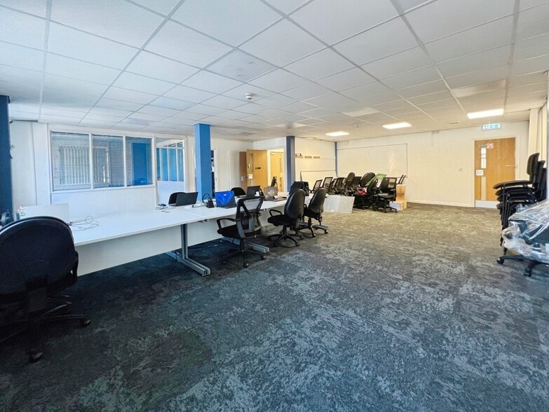 Northolt Dr, Bolton for sale - Interior Photo - Image 3 of 15