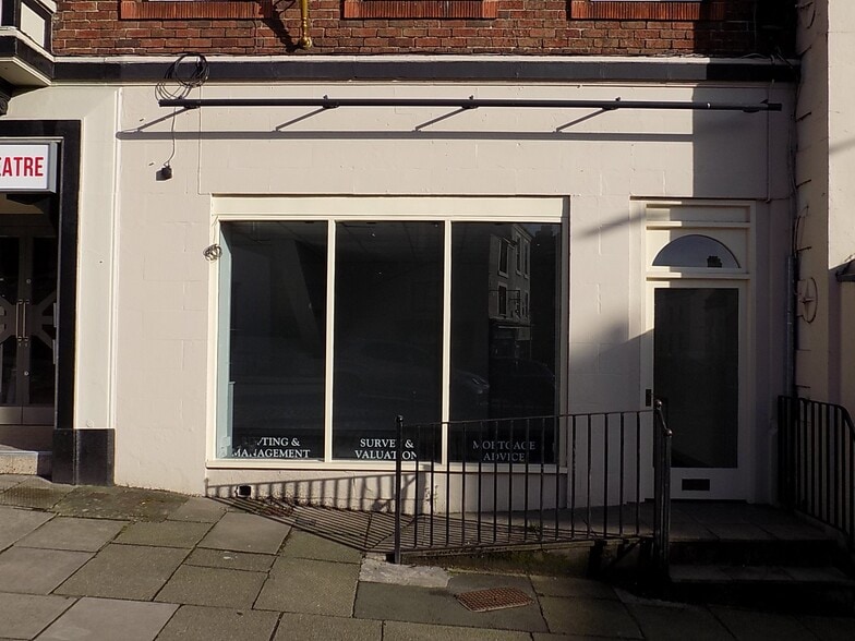 8 Market Pl, Ashbourne for lease - Primary Photo - Image 1 of 3