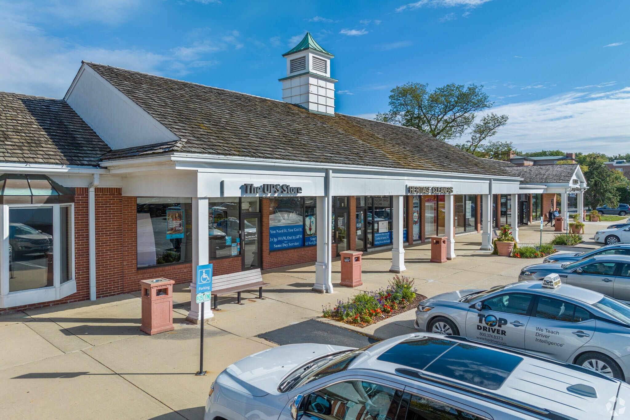 10 Grant Sq, Hinsdale, IL à vendre Photo du bâtiment- Image 1 de 1