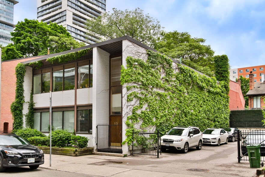 65 Granby St, Toronto, ON for lease - Building Photo - Image 1 of 6