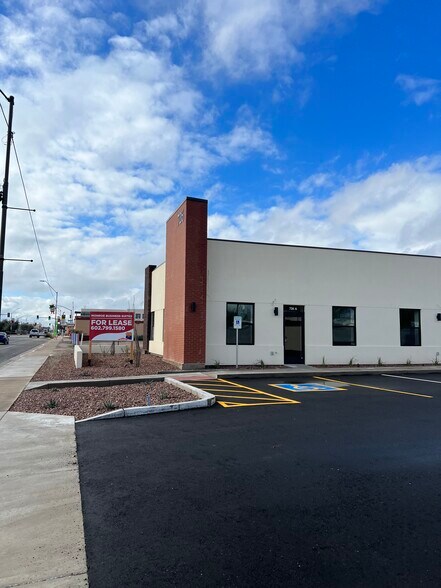 726 E Monroe Ave, Buckeye, AZ à louer - Photo du bâtiment - Image 2 de 26