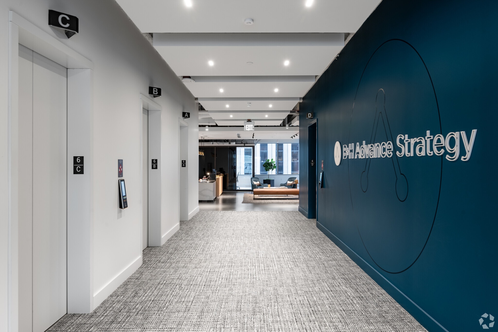 920 5th Ave, Seattle, WA à louer Photo intérieure- Image 1 de 11