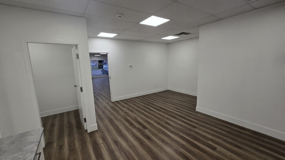 864 Victoria Av E, Regina, SK à louer - Photo intérieure - Image 3 de 3