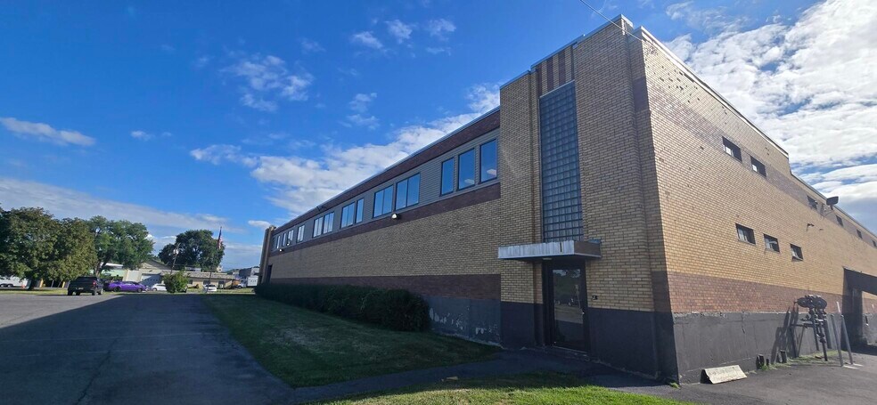 621 E Brighton Ave, Syracuse, NY à louer - Photo du bâtiment - Image 3 de 9