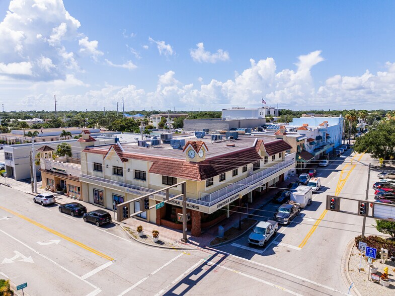 2058 14th Ave, Vero Beach, FL à louer - Photo du bâtiment - Image 1 de 5
