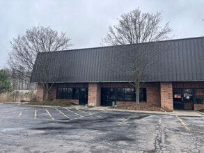 100 Pelret Industrial Pky, Berea, OH for lease Building Photo- Image 2 of 12