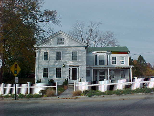 4 Fort Hill Rd, Groton, CT for sale - Building Photo - Image 2 of 11