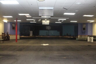 221 N 66th St, Lincoln, NE for lease Interior Photo- Image 2 of 2