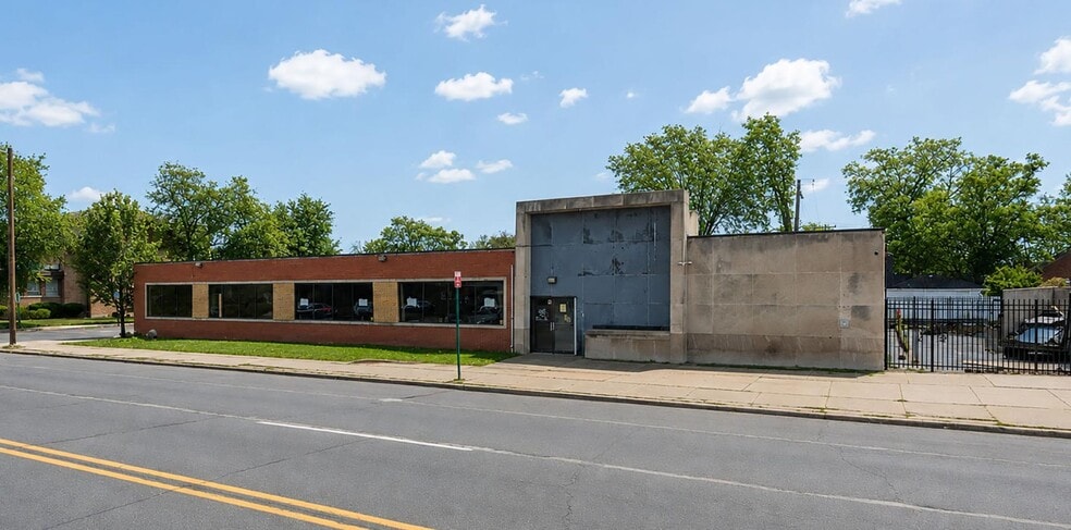 17227 W 7 Mile Rd, Detroit, MI for sale - Building Photo - Image 2 of 2