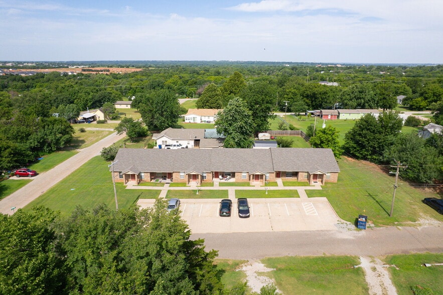 713 S Locust St, Guthrie, OK for sale - Aerial - Image 3 of 32
