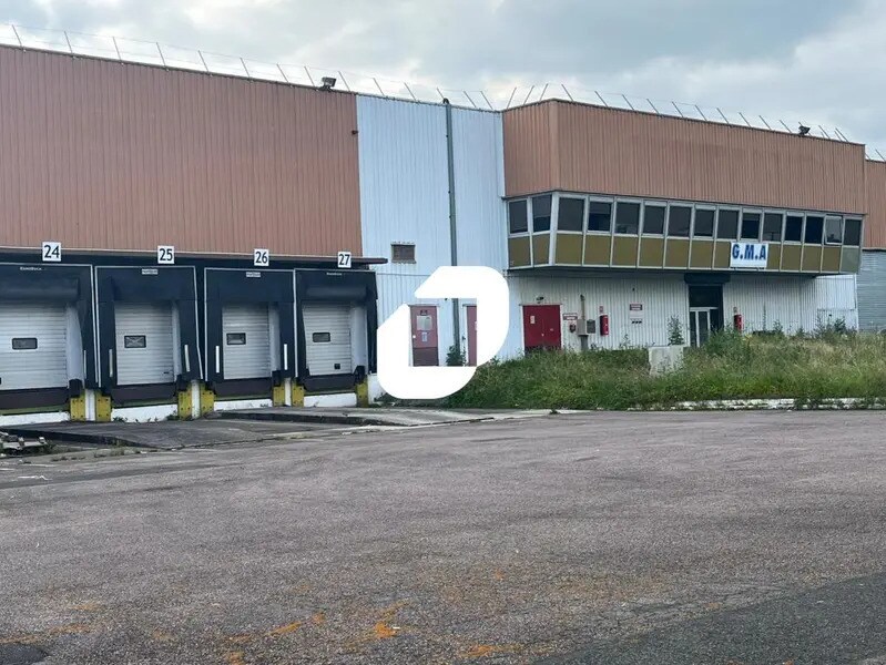 Industrial in Épône for lease Building Photo- Image 1 of 9