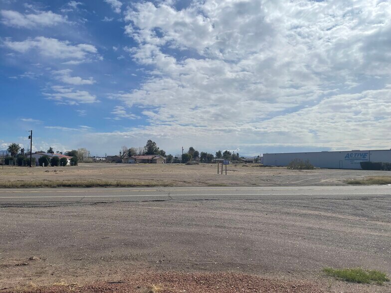 10204 S Harbor Ave, Mohave Valley, AZ à louer - Photo du bâtiment - Image 2 de 12