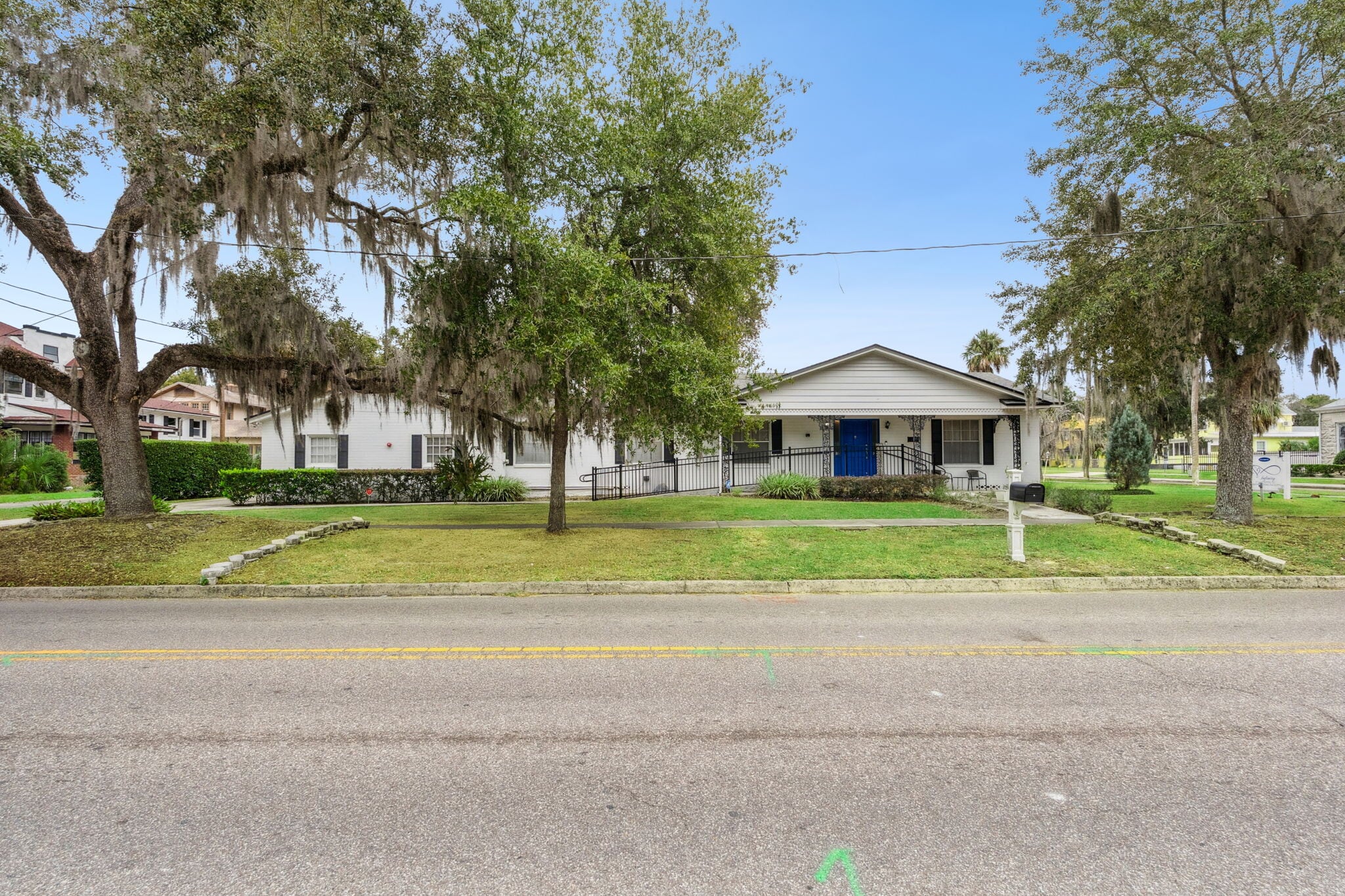 27 S Center St, Eustis, FL à vendre Photo principale- Image 1 de 41