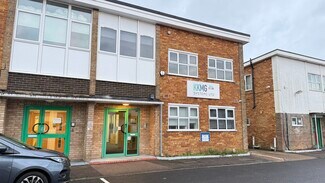 Plus de détails pour 10-11 Station Clos, Potters Bar - Industriel à louer