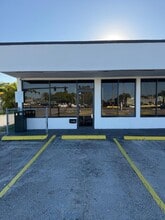 5100-5130 State Road 7, Fort Lauderdale, FL à louer Photo intérieure- Image 2 de 4