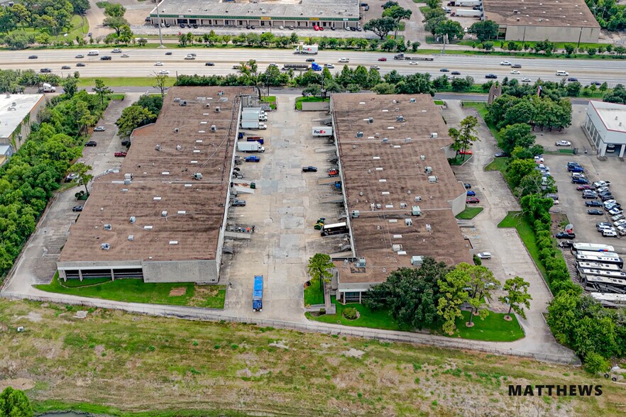 7127-7157 North Loop E, Houston, TX à louer - Photo du bâtiment - Image 1 de 2