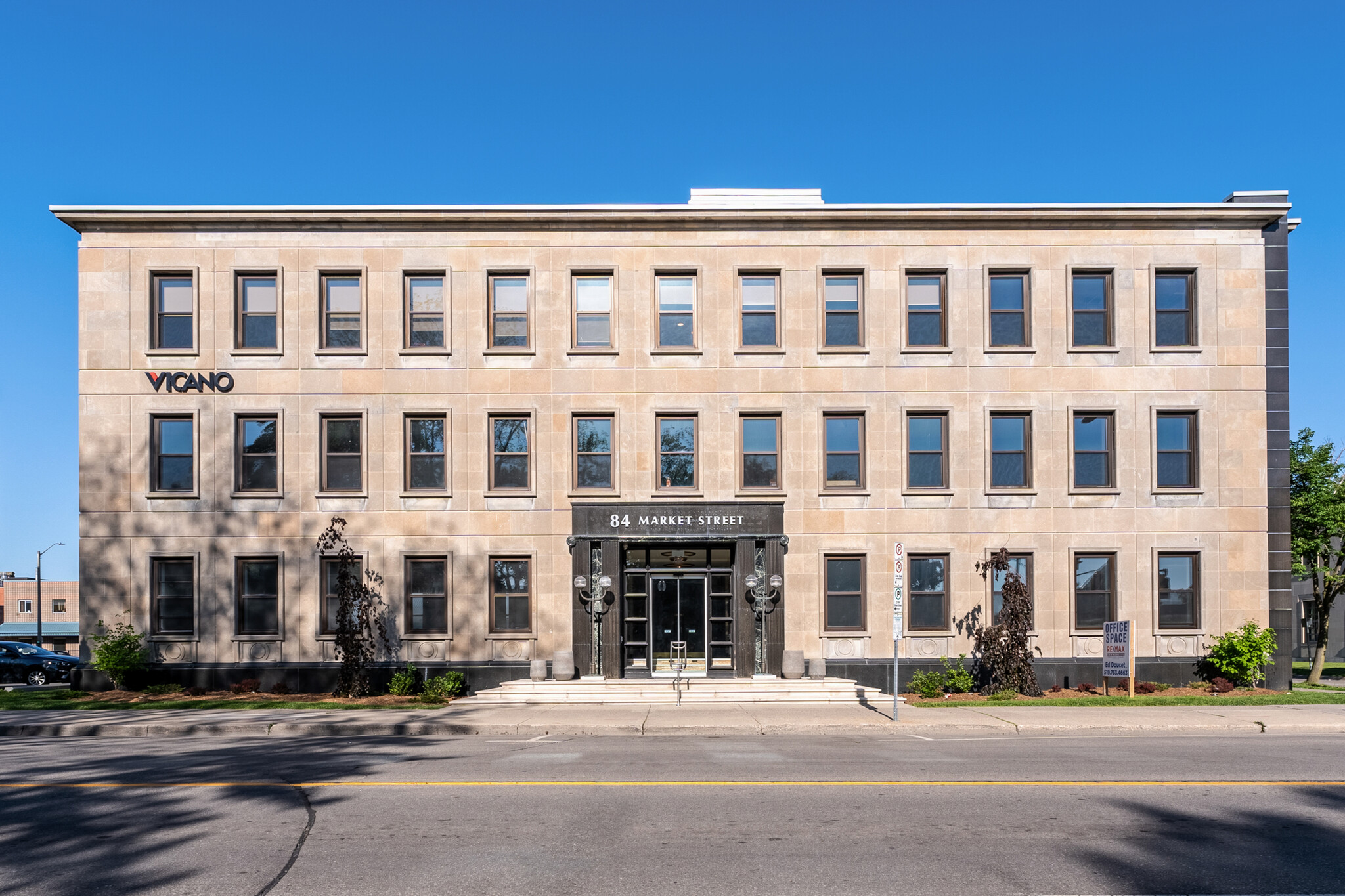 78-84 Market St, Brantford, ON à louer Photo du b timent- Image 1 de 9