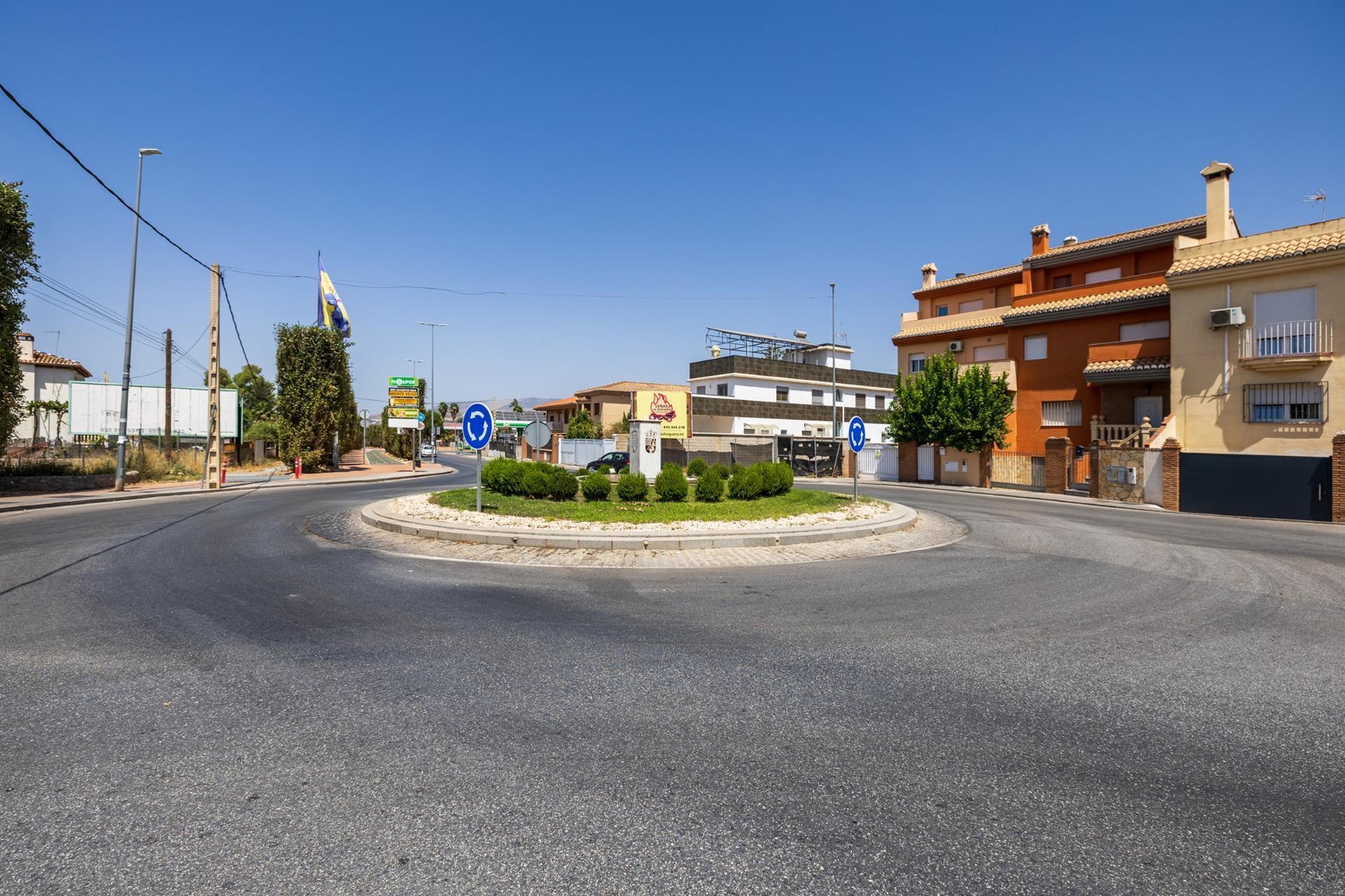 Calle Granada, 50, Ogíjares, Granada for sale Primary Photo- Image 1 of 23
