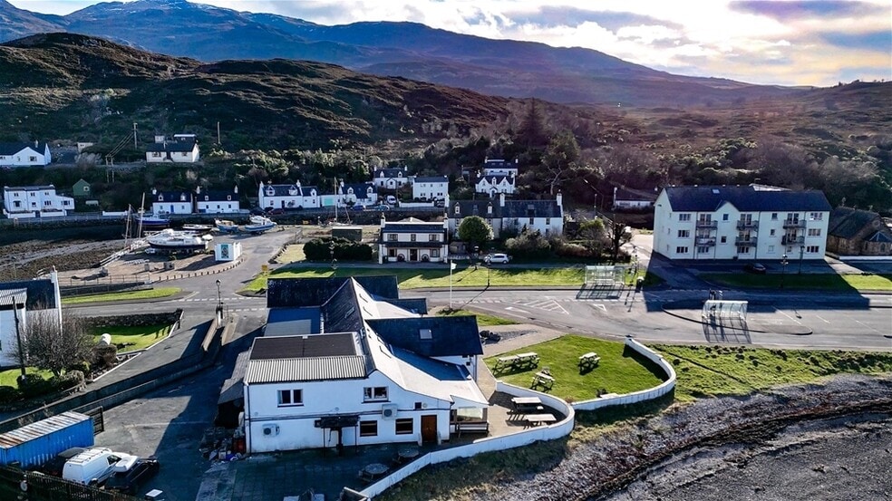 Castle Moil Restaurant & King Haakon Bar, Kyleakin for sale - Building Photo - Image 3 of 12