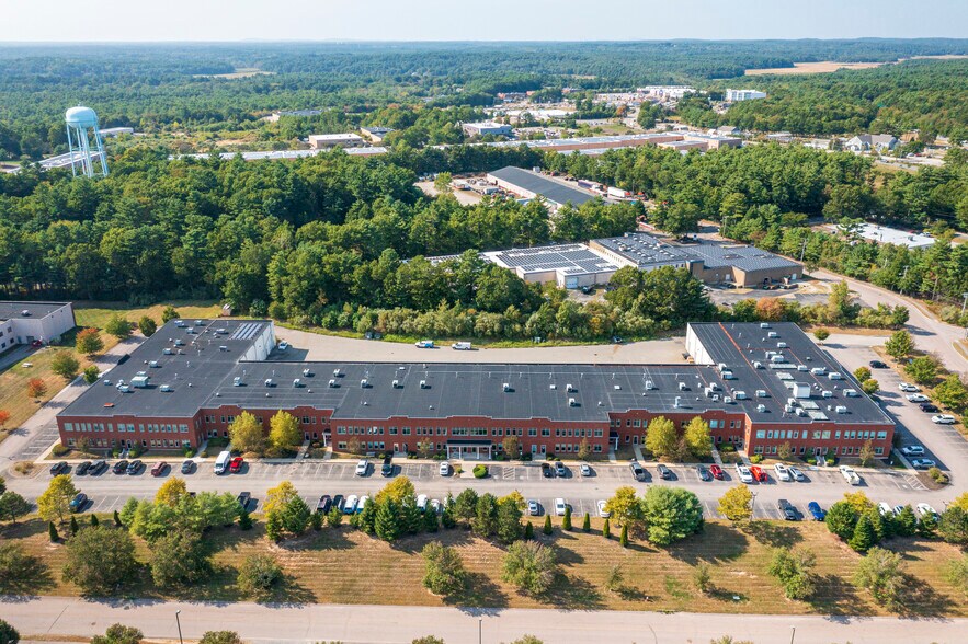 42 Winter St, Pembroke, MA à louer - Photo du bâtiment - Image 2 de 25