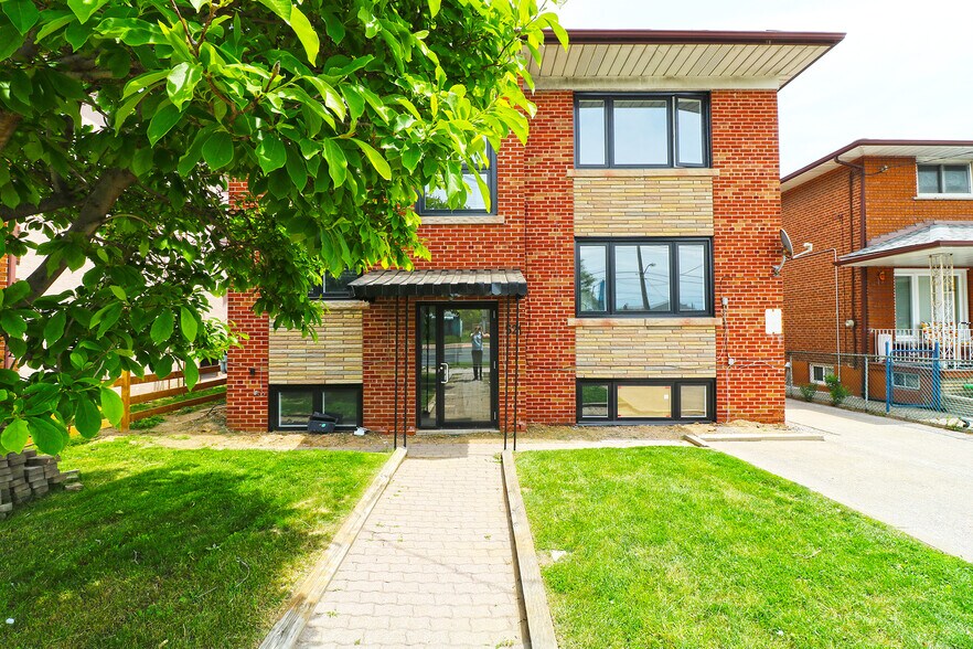 521 Browns Line, Toronto, ON à vendre - Photo principale - Image 1 de 1