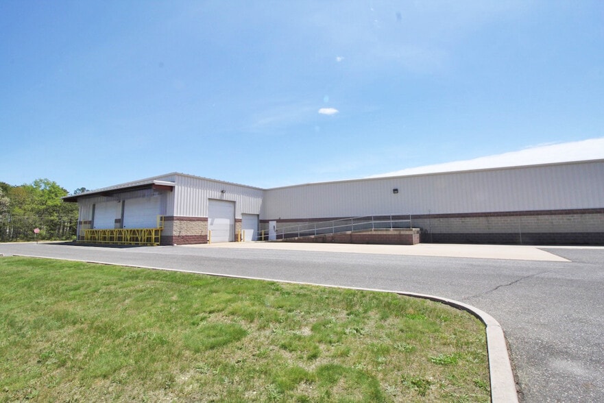 4 Canale Dr, Egg Harbor Township, NJ à vendre - Photo du bâtiment - Image 2 de 9