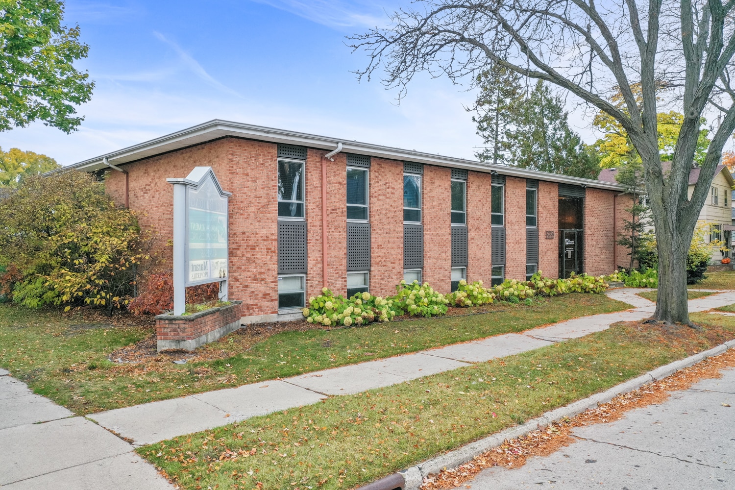 828 Cherry St, Green Bay, WI à vendre Photo du bâtiment- Image 1 de 42