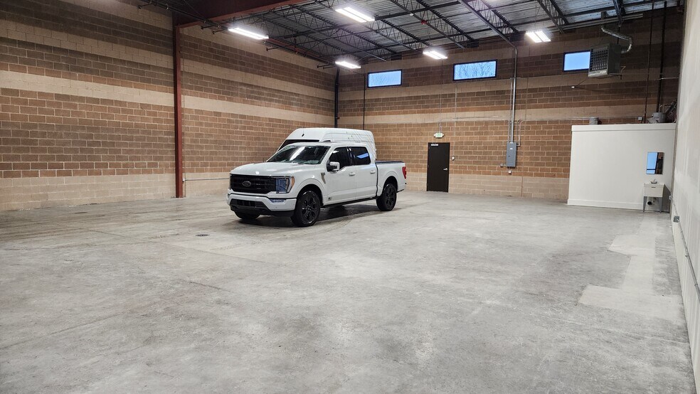 101 10th St S, Kirkland, WA à louer - Photo du bâtiment - Image 2 de 5