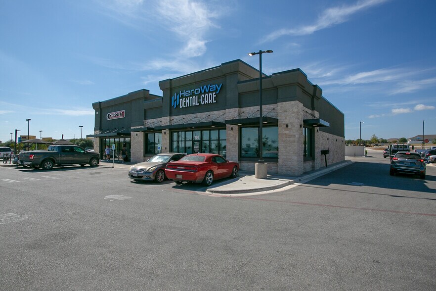 821 N Highway 183, Leander, TX à vendre - Photo du bâtiment - Image 3 de 4