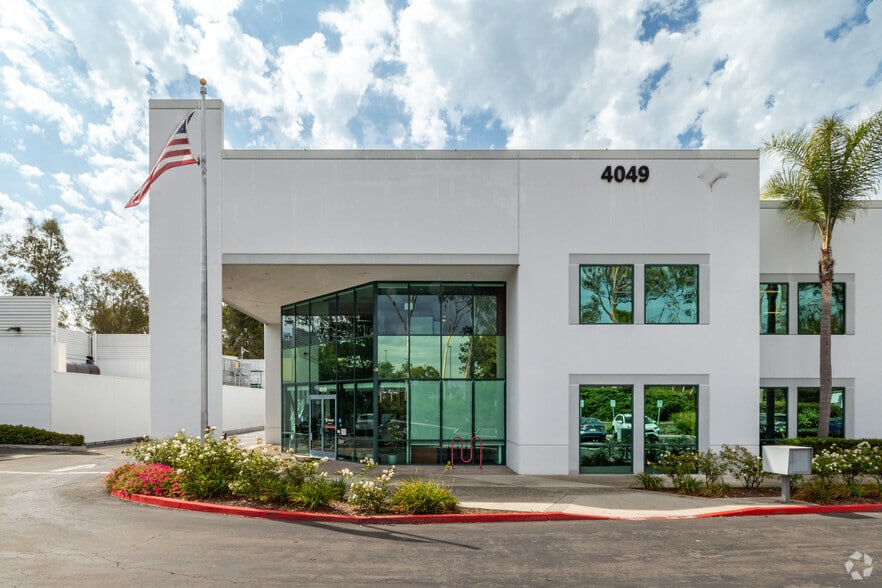 4049 Avenida De La Plata, Oceanside, CA for sale - Building Photo - Image 3 of 6