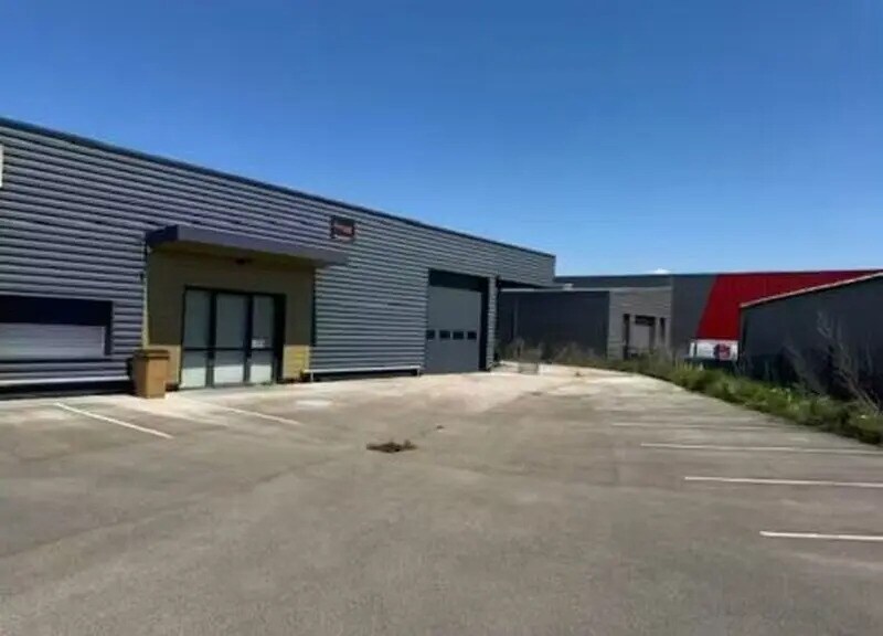 Flex dans Arnas à louer - Photo du bâtiment - Image 2 de 3