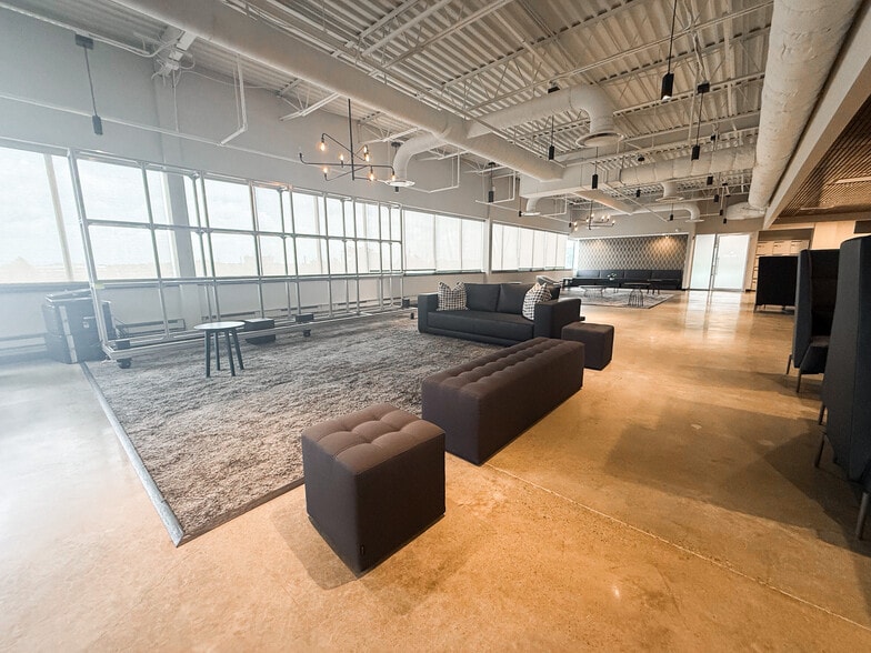 100 Franklin Sq Dr, Somerset, NJ à louer - Photo du bâtiment - Image 3 de 39