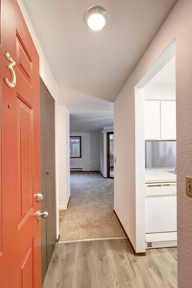 12607 NE 119th St, Kirkland, WA à vendre - Photo du bâtiment - Image 3 de 13