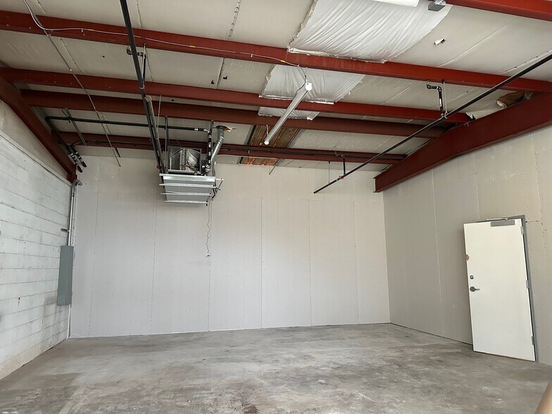 129 W 2nd St, Edmond, OK for lease - Interior Photo - Image 3 of 16