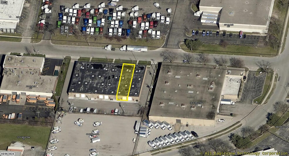 694-704 N Larch Ave, Elmhurst, IL for lease - Building Photo - Image 3 of 4